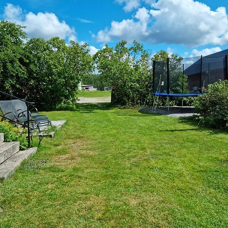 Charmigt Hus Pa Landet Naera Till Bad Stromstad Exterior photo