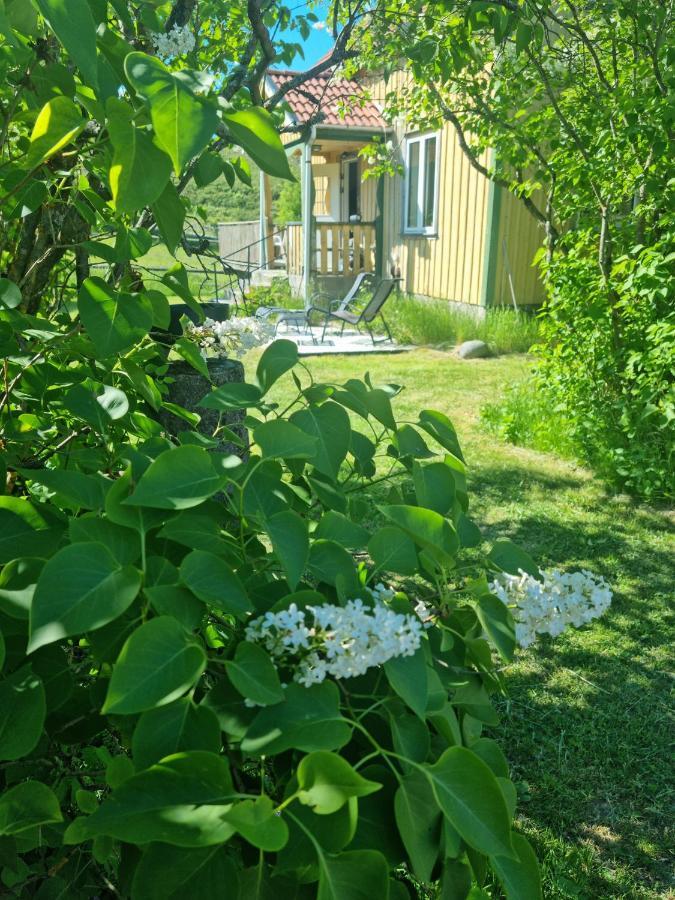 Charmigt Hus Pa Landet Naera Till Bad Stromstad Exterior photo