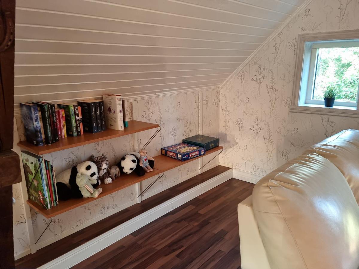 Charmigt Hus Pa Landet Naera Till Bad Stromstad Exterior photo