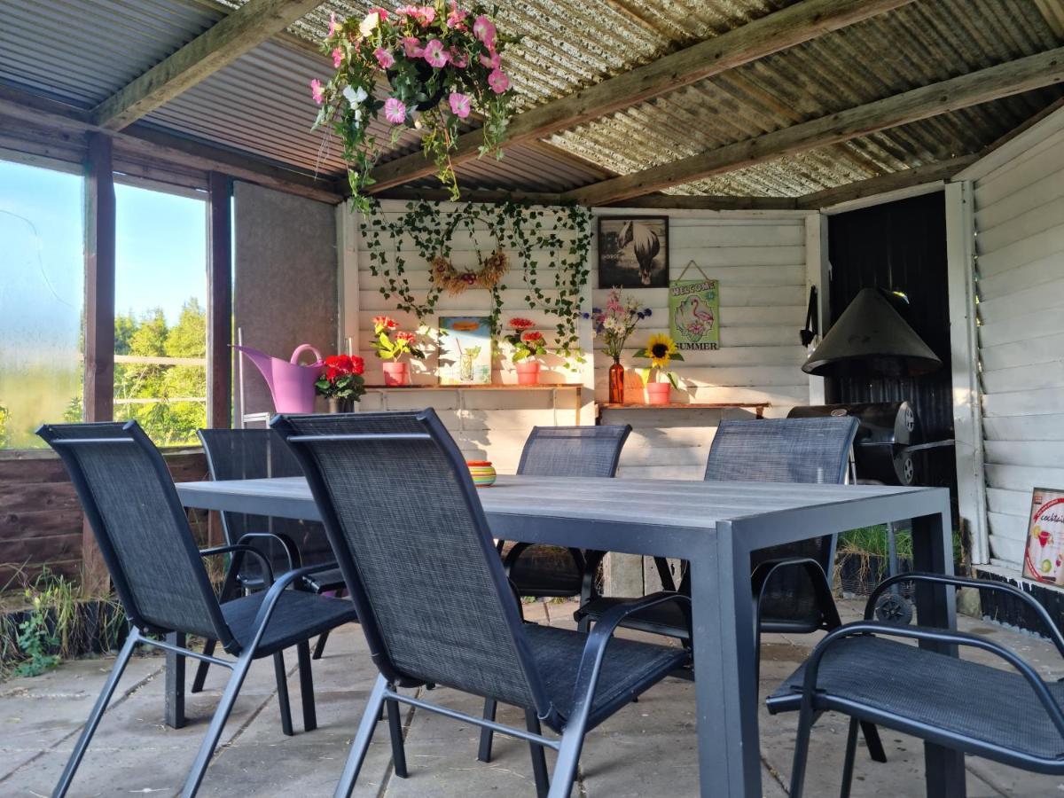 Charmigt Hus Pa Landet Naera Till Bad Stromstad Exterior photo
