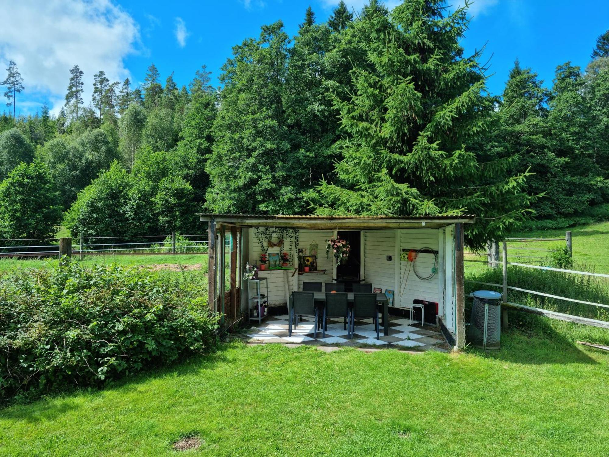 Charmigt Hus Pa Landet Naera Till Bad Stromstad Exterior photo